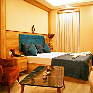 destinia-pera-suites.istanbul-turkeyhotels.com/